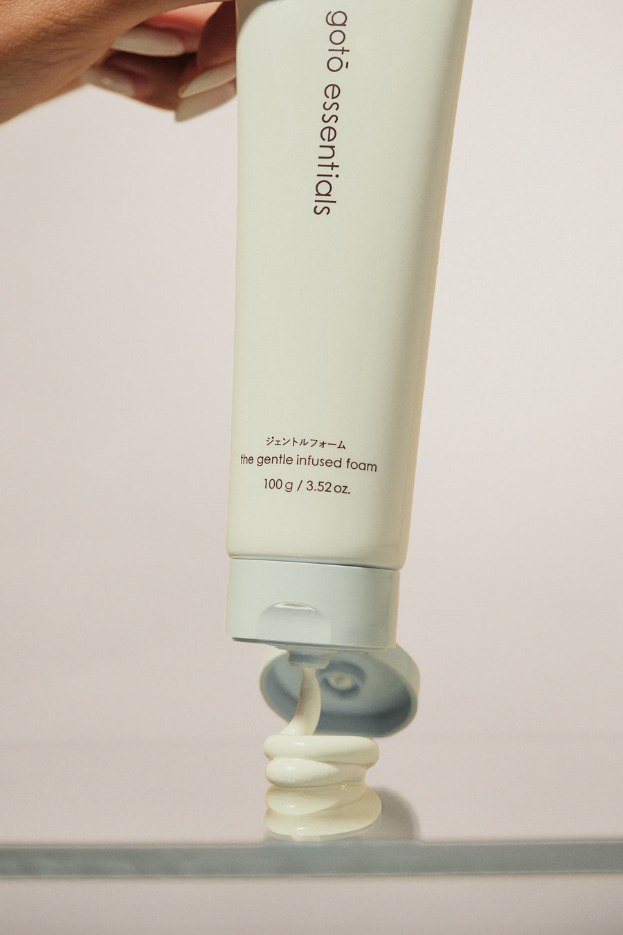 Foaming clay active cleanser for sensitive skin, acne-prone, gentle and effective